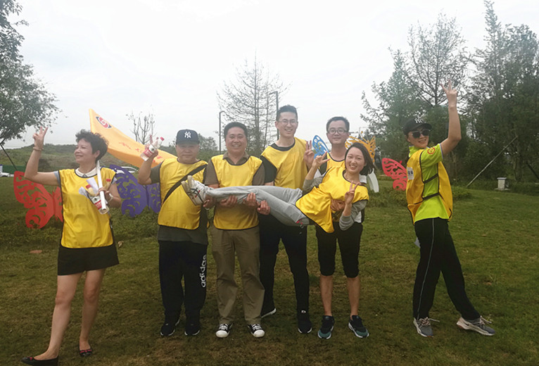 黄队17_副本.jpg 黄队17_副本.jpg